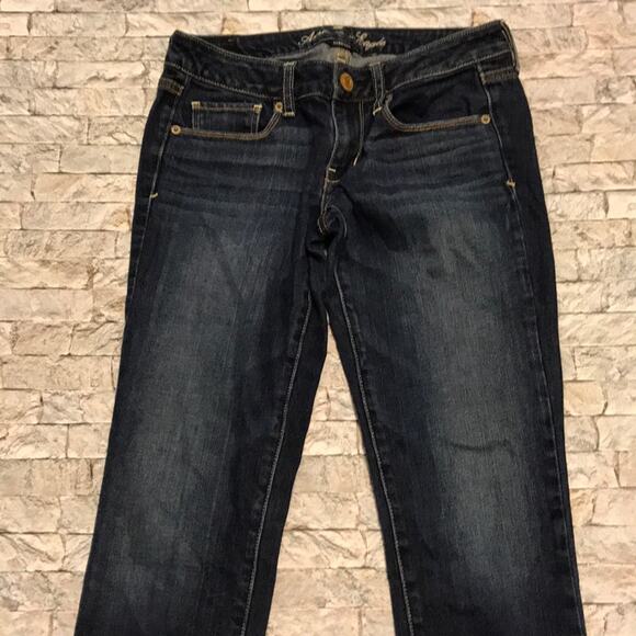 Size 2 American Eagle Jeans - Picture 1 of 6